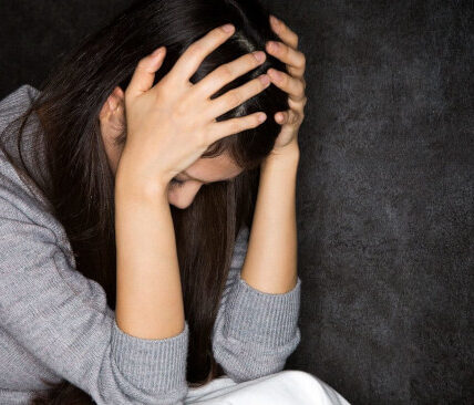 うつで悩む女性